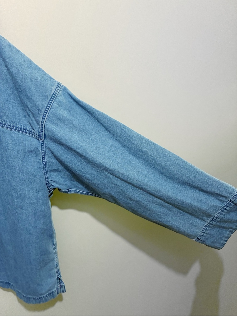 Uniqlo Denim Longsleeve Shirt Size Large Loose Boxy Fit - Picture 9 of 12